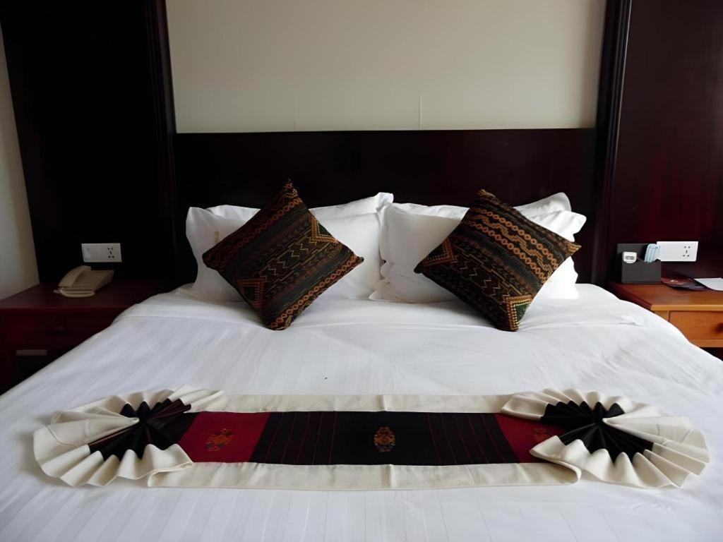 Xishuangbanna Hotel Managed By Xandria Hotel Luang Prabang Bagian luar foto