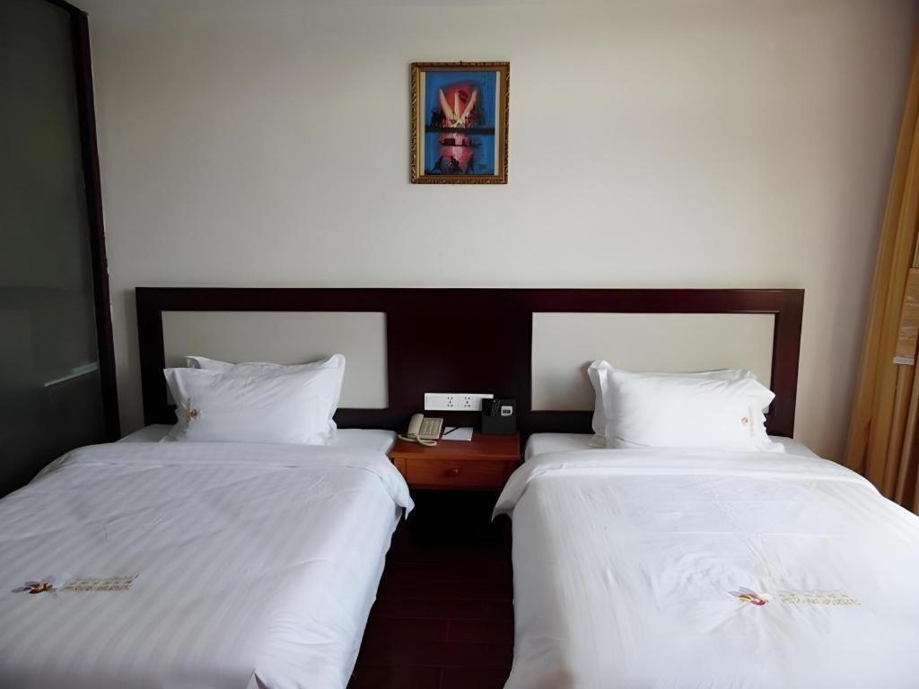 Xishuangbanna Hotel Managed By Xandria Hotel Luang Prabang Bagian luar foto