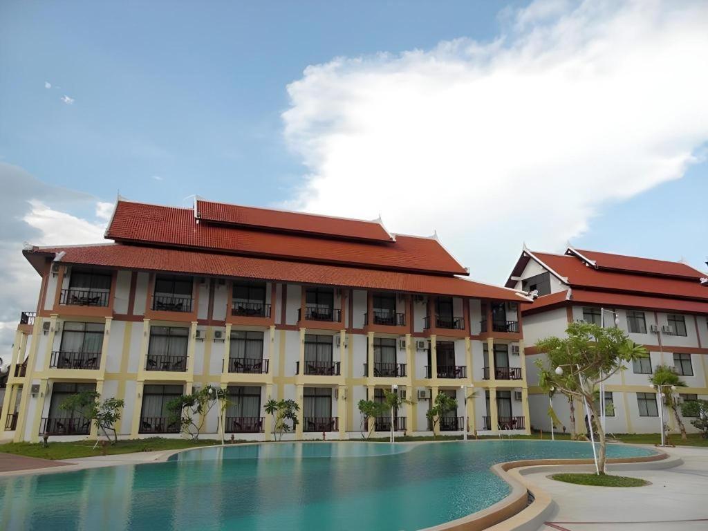 Xishuangbanna Hotel Managed By Xandria Hotel Luang Prabang Bagian luar foto