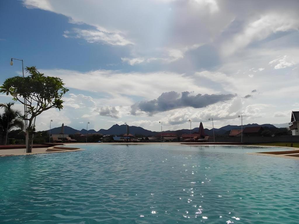 Xishuangbanna Hotel Managed By Xandria Hotel Luang Prabang Bagian luar foto